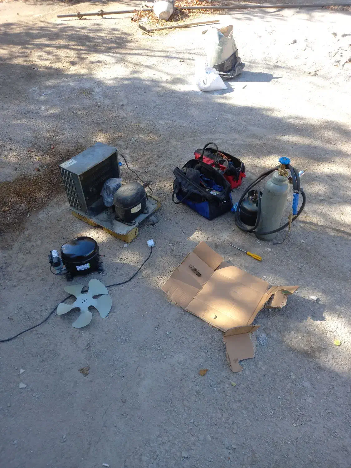 تعمیریخچال مغازه ی ویترینی (استادکار متهعد)|خدمات پیشه و مهارت|خرم‌آباد, |دیوار