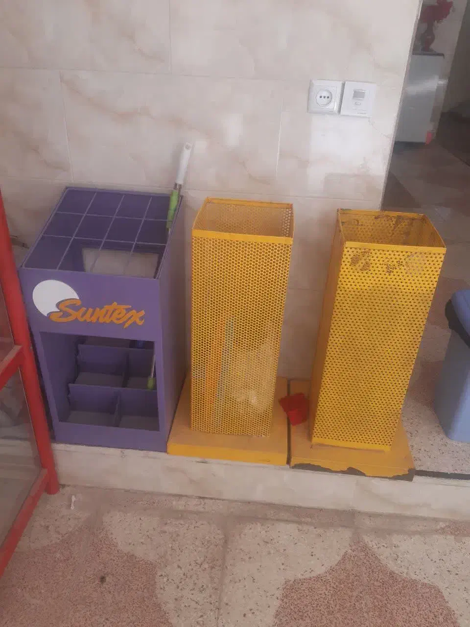 ویترین و استند مغازه|فروشگاه و مغازه|خمینیشهر, |دیوار