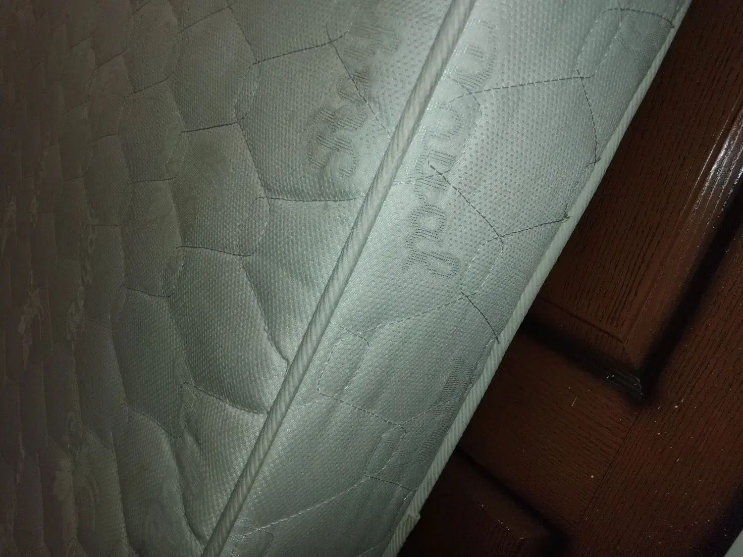 خوشخواب طبی دونفره|تشک تختخواب|یزد, |دیوار