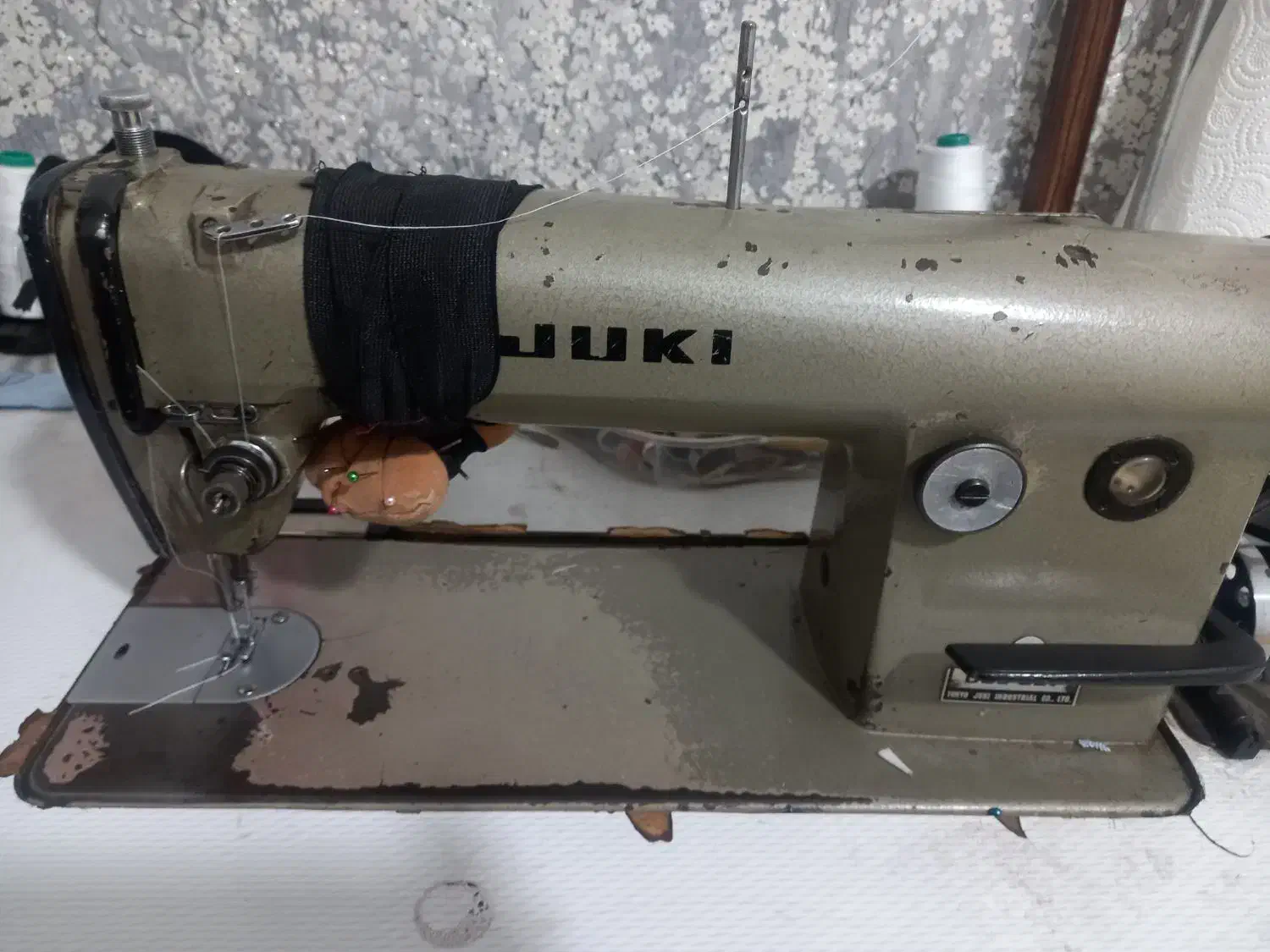 چرخ راسته دوز|چرخ خیاطی و ریسندگی|اندیشه, اندیشه فاز ۵|دیوار