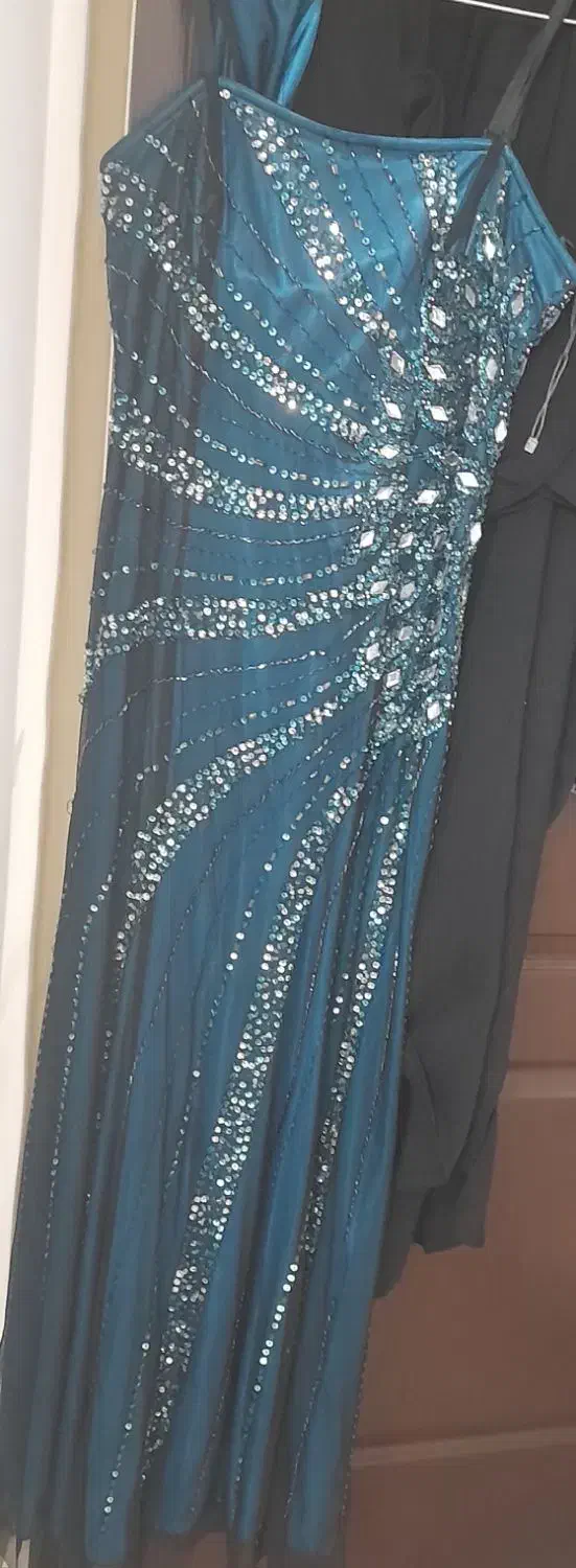 لباس|لباس|قم, هنرستان|دیوار