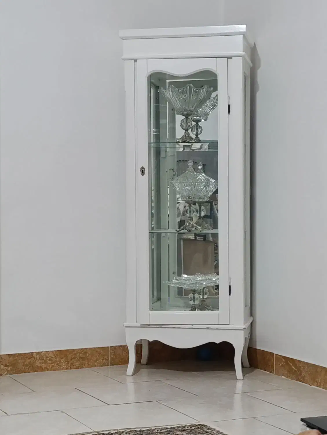 بوفه|بوفه، ویترین، کنسول|مهاجران, |دیوار