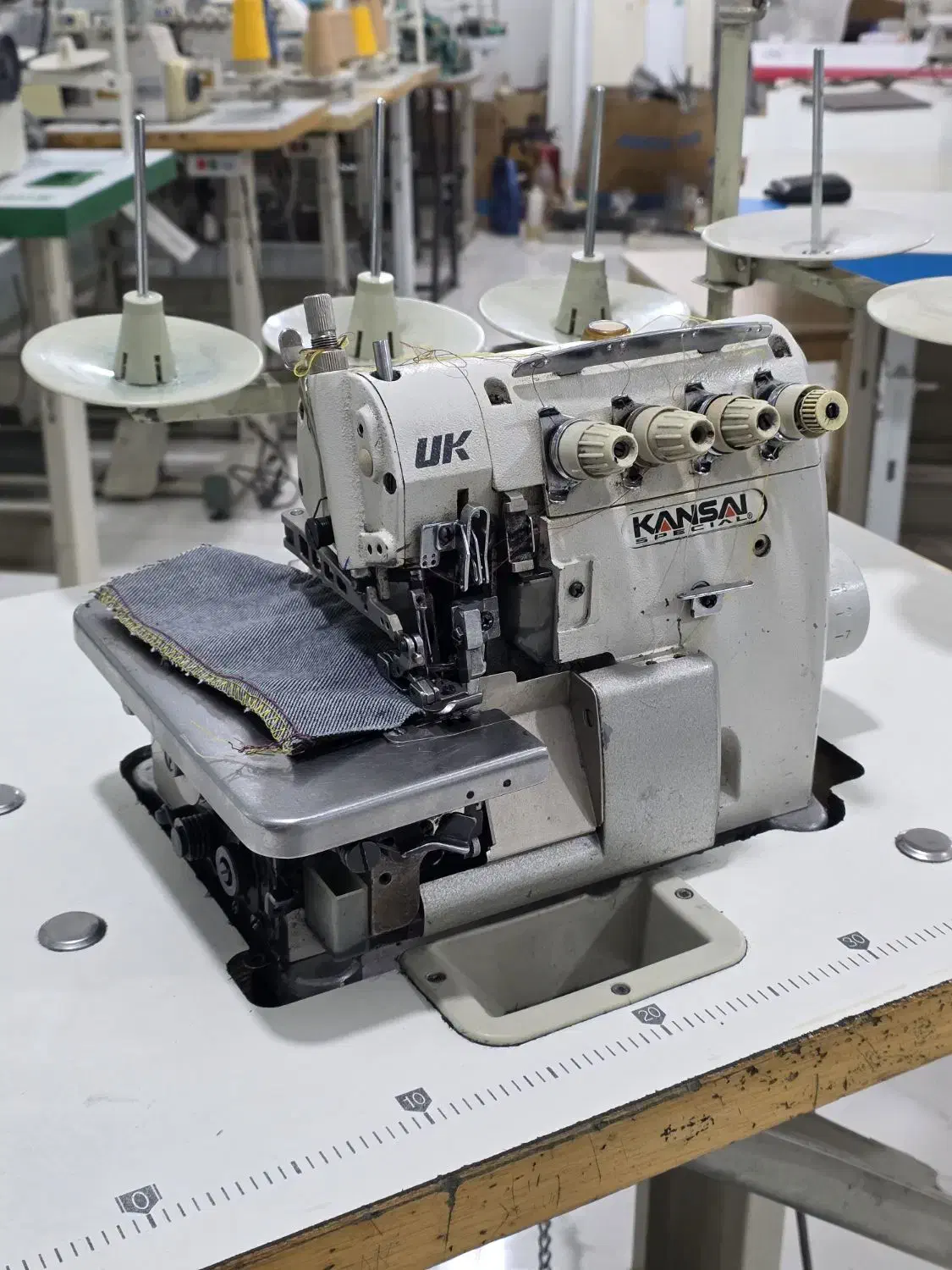 چرخ خیاطی زیگزال سردوز پنج نخ کانزا ژاپن ضخیم دوز|چرخ خیاطی و ریسندگی|تهران, امام زاده عبدالله|دیوار