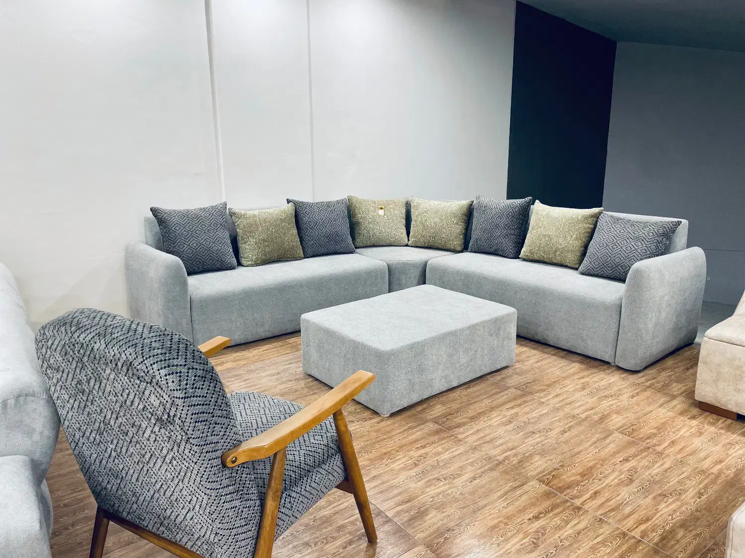 شرایط استثنایی با کمترین پیش پرداخت|مبلمان خانگی و میز عسلی|کرج, چمران|دیوار