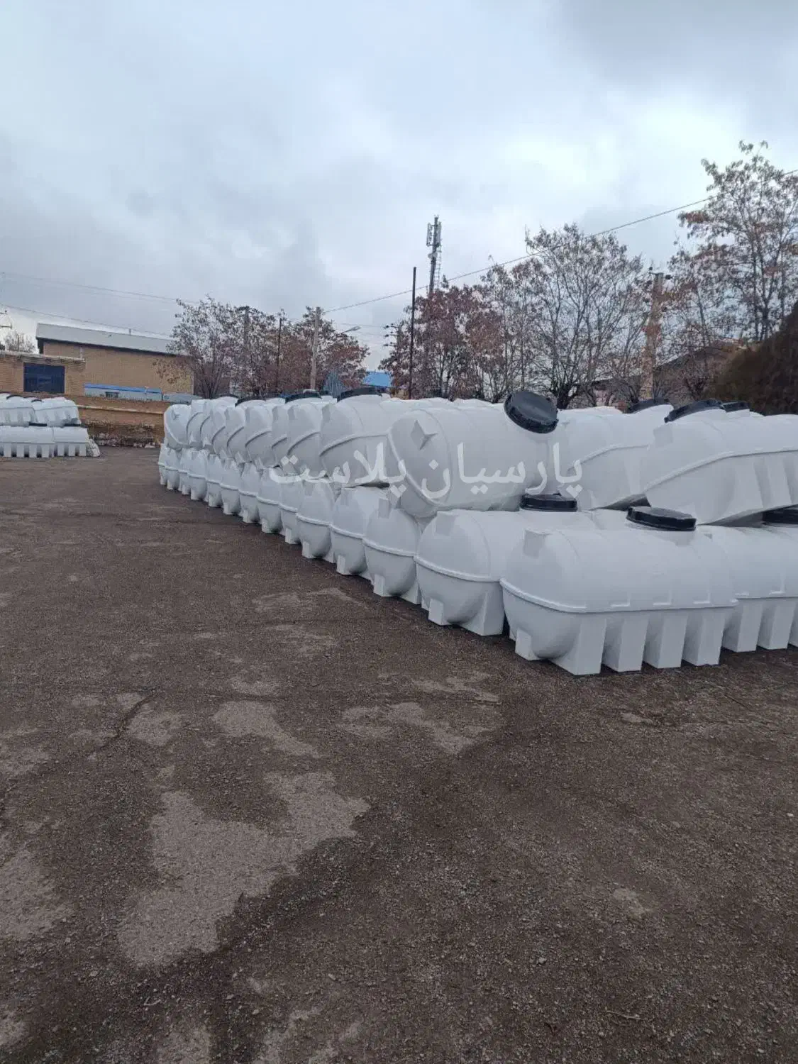 مخزن آب / منبع آب پلی اتیلن/تانکر پلاستیکی/پمپ آب|مصالح و تجهیزات ساختمان|زنجان, |دیوار