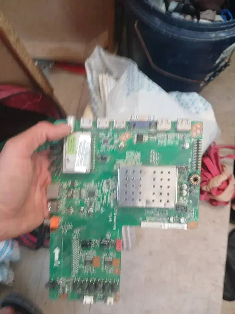 1. 48سامسونگ صفحه شکسته. 2. برد تلوزیون42 سالم|تلویزیون و پروژکتور|ماهدشت, |دیوار