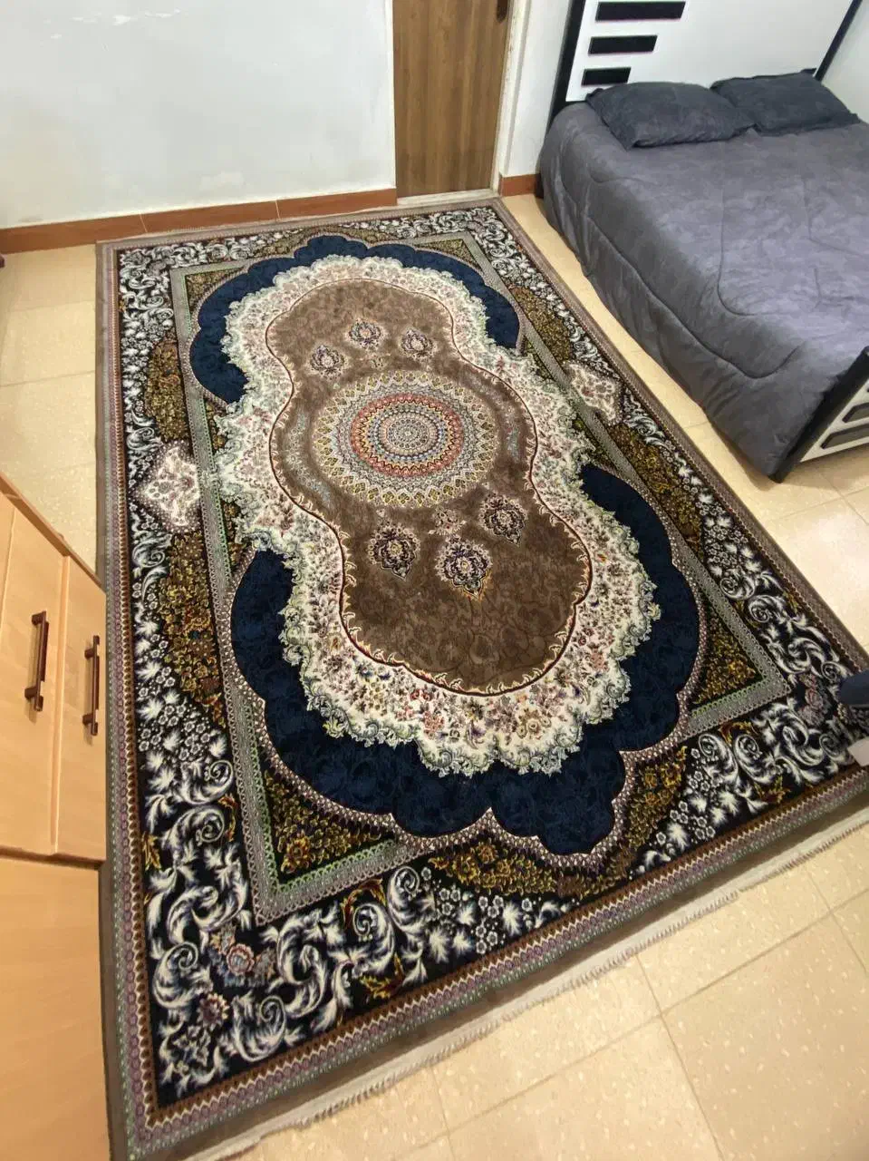 فرش شش متری در حد|فرش|لاهیجان, لیالستان|دیوار