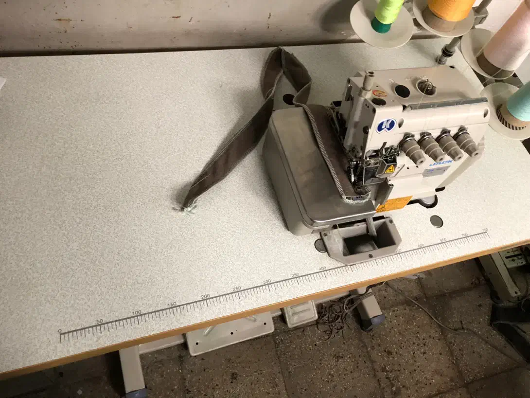 چرخ زیگزال سردوز ۴ نخ جک مدل ۷۹۸|چرخ خیاطی و ریسندگی|قرچک, مهدیه|دیوار