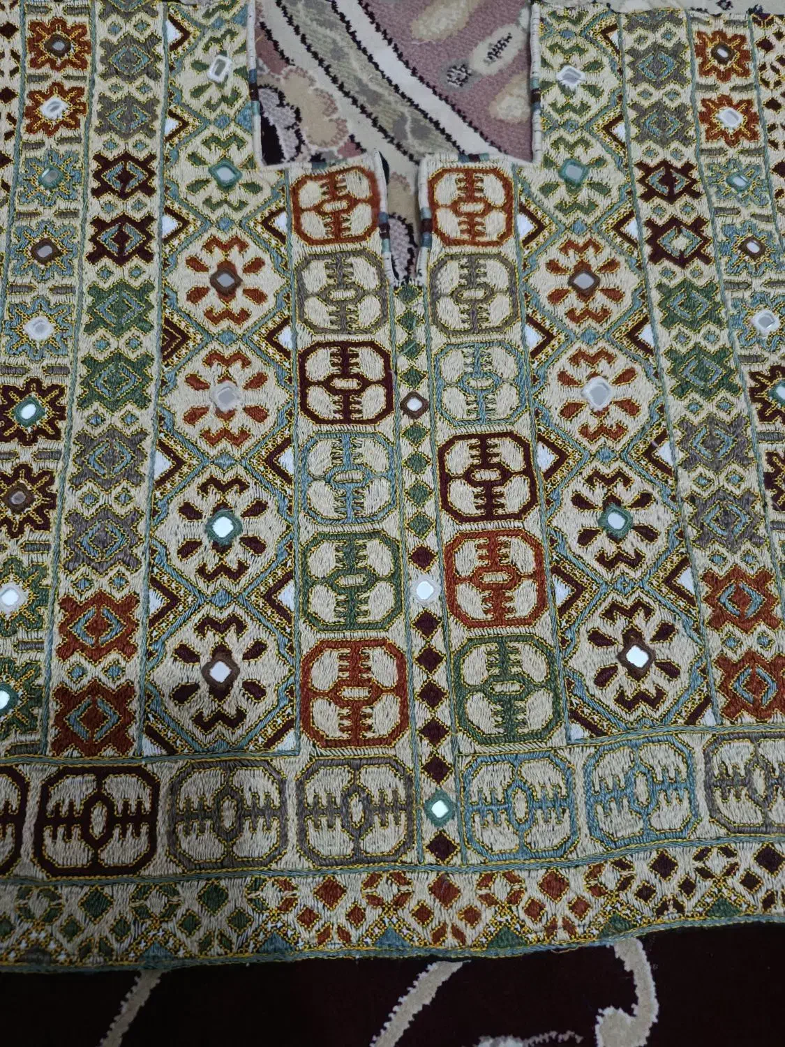 زاستین زیبا و آینه دار|لباس|زابل, |دیوار