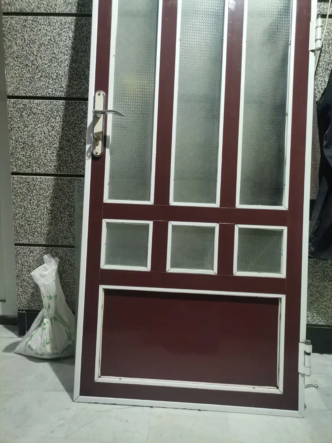 درب آلمینیوم|مصالح و تجهیزات ساختمان|سرخنکلاته, |دیوار