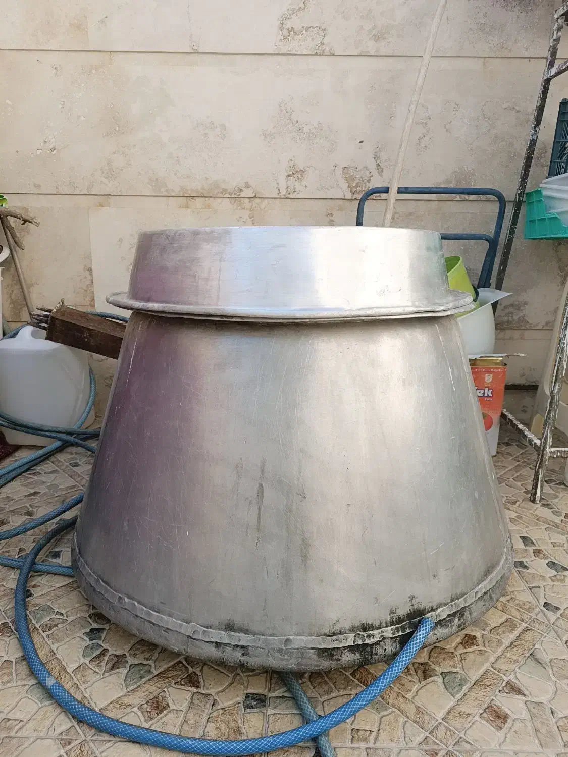 دیگ عرقیاتی|ظروف پخت‌وپز|جهرم, |دیوار