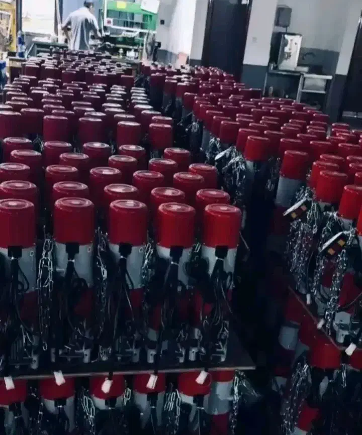 کرکره برقی با جک بلند مدت و بدون بهره|خدمات پیشه و مهارت|چالدران, |دیوار