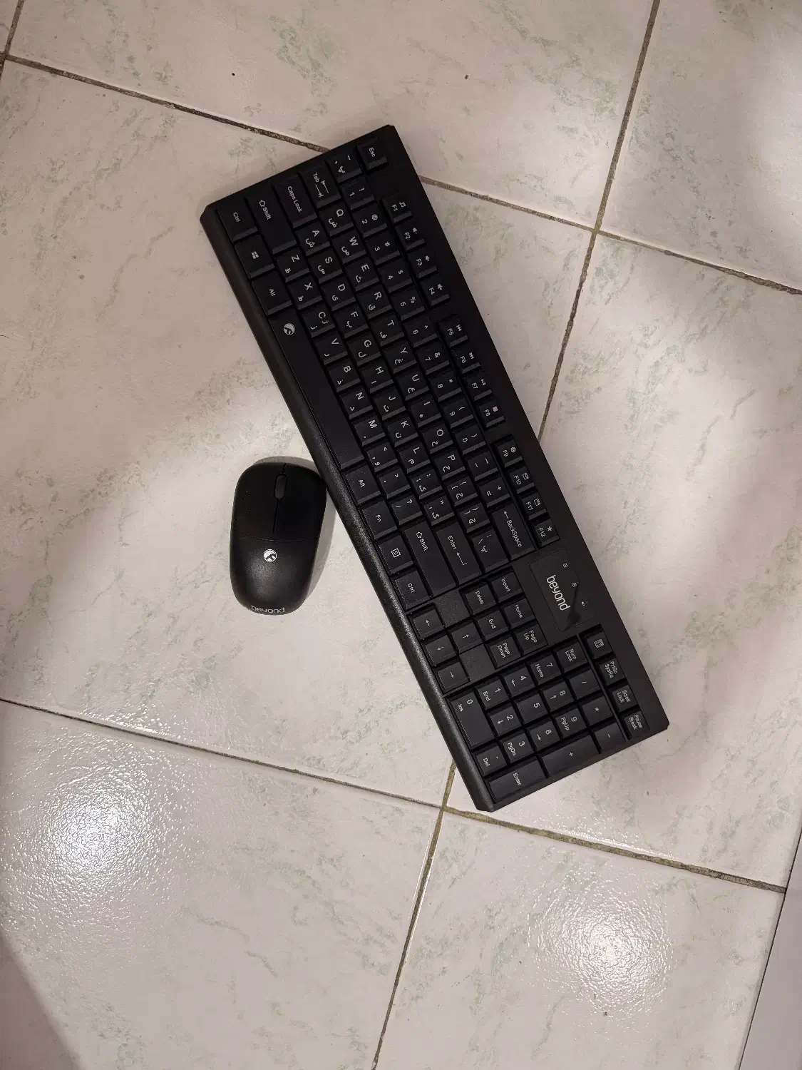 مانیتور ۱۹ اینچ و کیبورد|قطعات و لوازم جانبی رایانه|تهران, استاد معین|دیوار