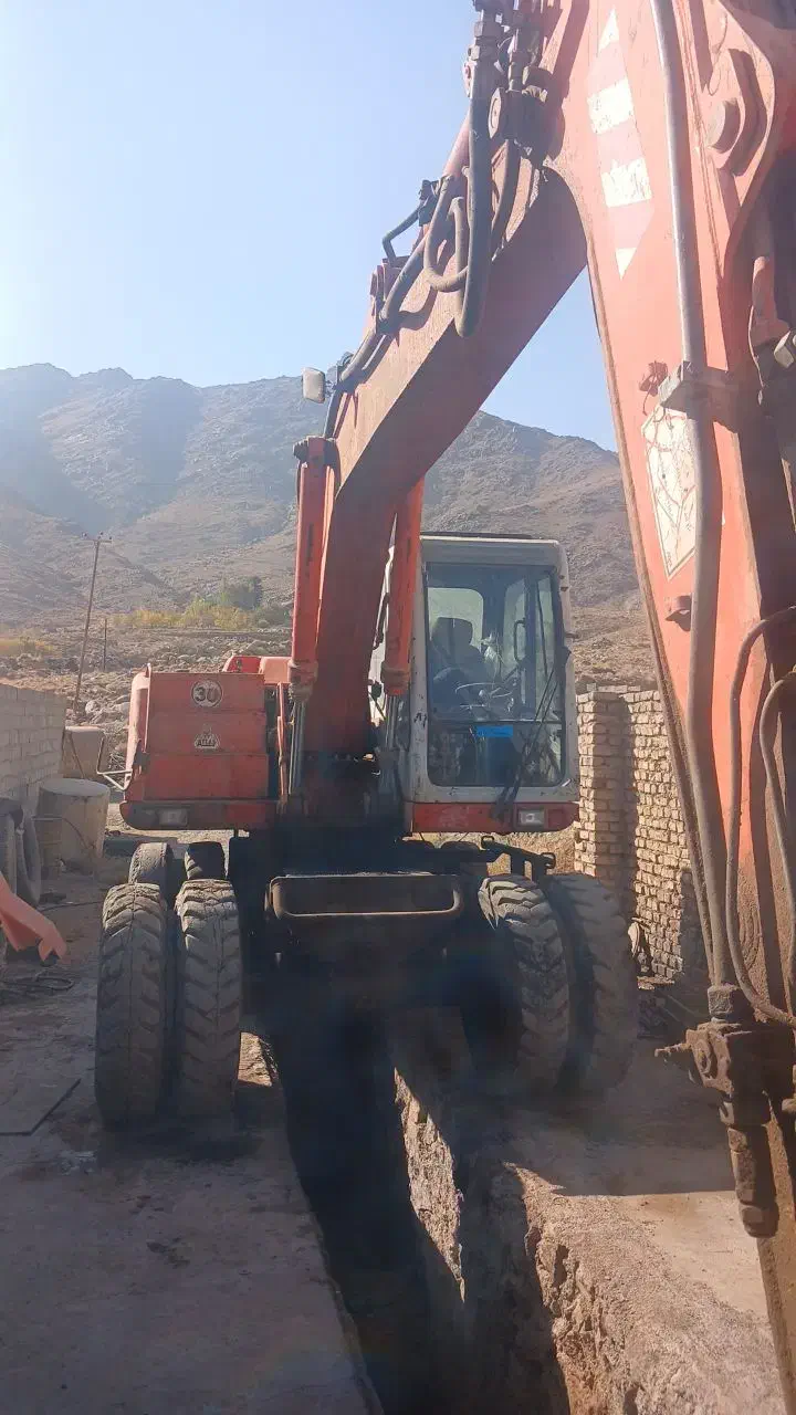 بیل مکانیکی اطلس|خودرو سنگین|یزد, |دیوار