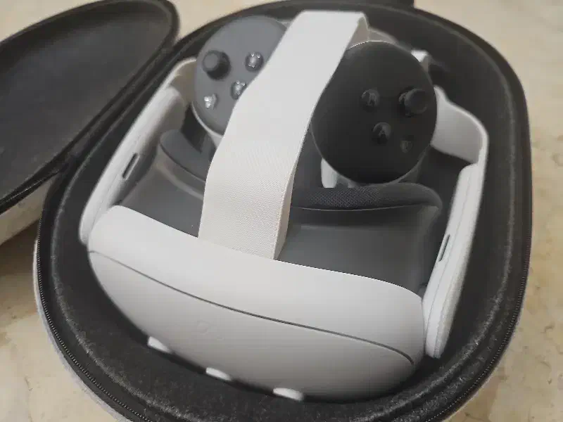 هدست واقعیت مجازی vr oculus Meta Quest 3 و سیم کیف|کنسول، بازی ویدئویی و آنلاین|تهران, صادقیه|دیوار