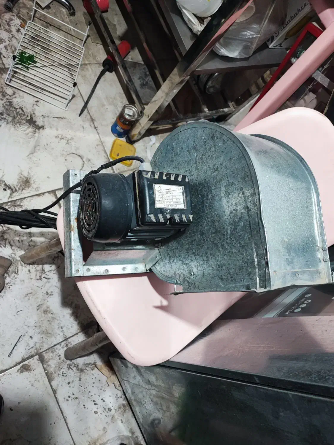 مکنده هوا سانتریفیوژ|پنکه و تصفیه‌کنندهٔ هوا|کرج, حصارک بالا|دیوار