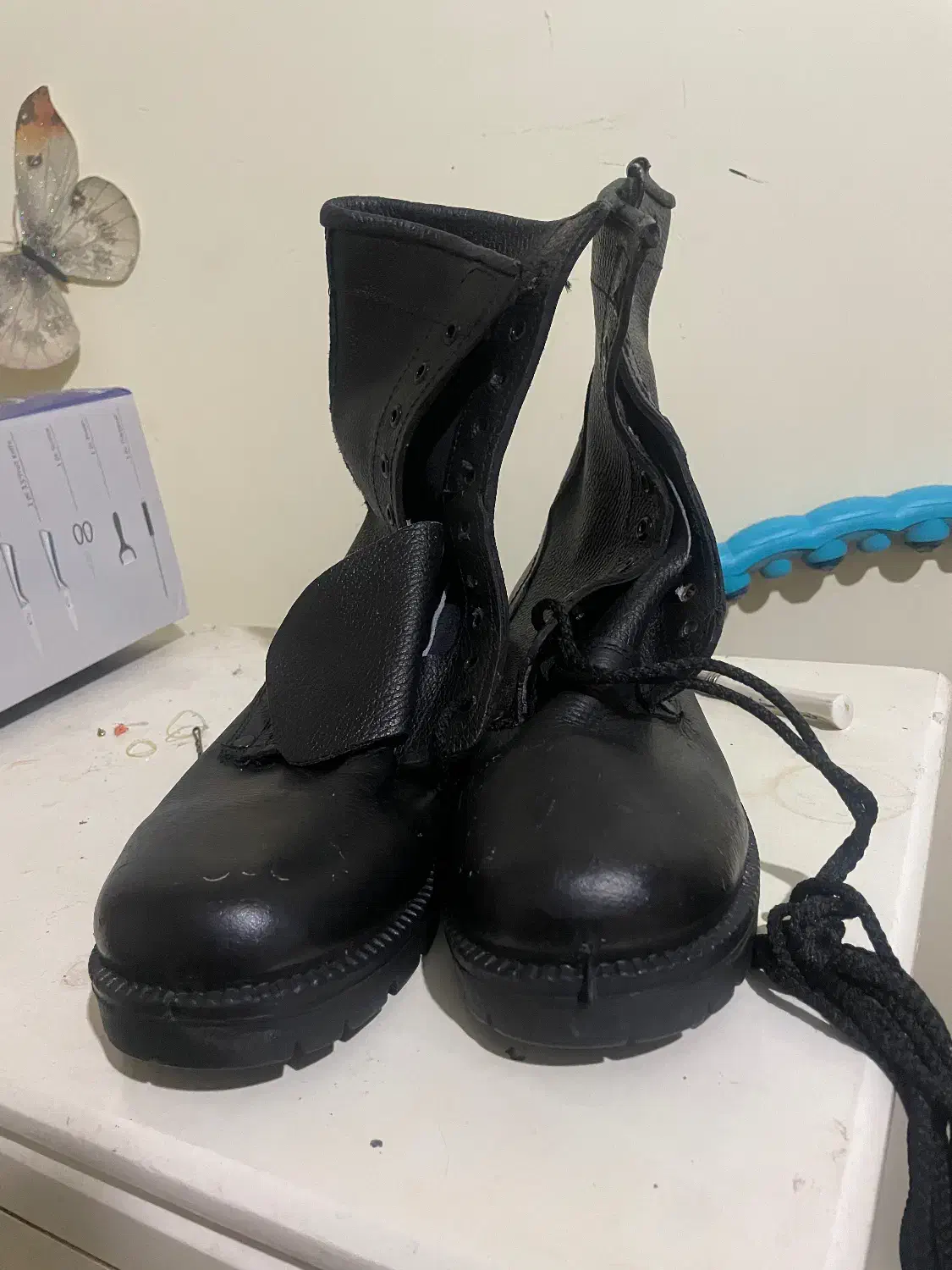 پلیور و پوتین و لباس سربازی|لباس|طرقبه, |دیوار