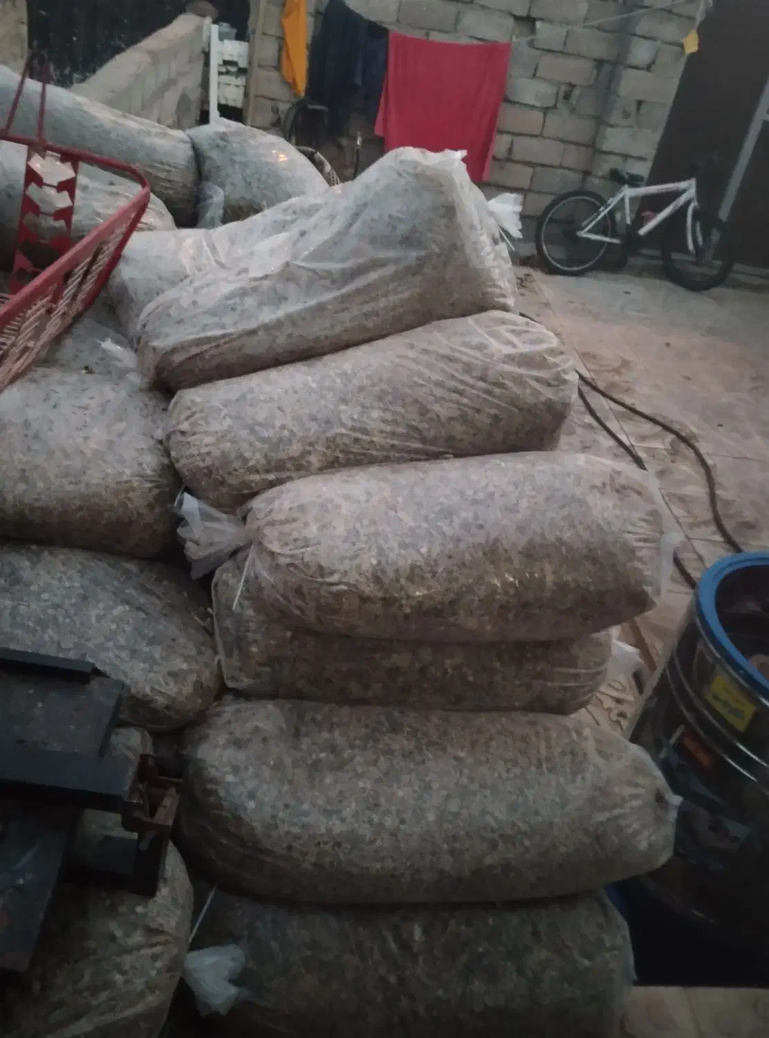 ذرت علوفه ای|لوازم جانبی حیوانات|باروق, |دیوار