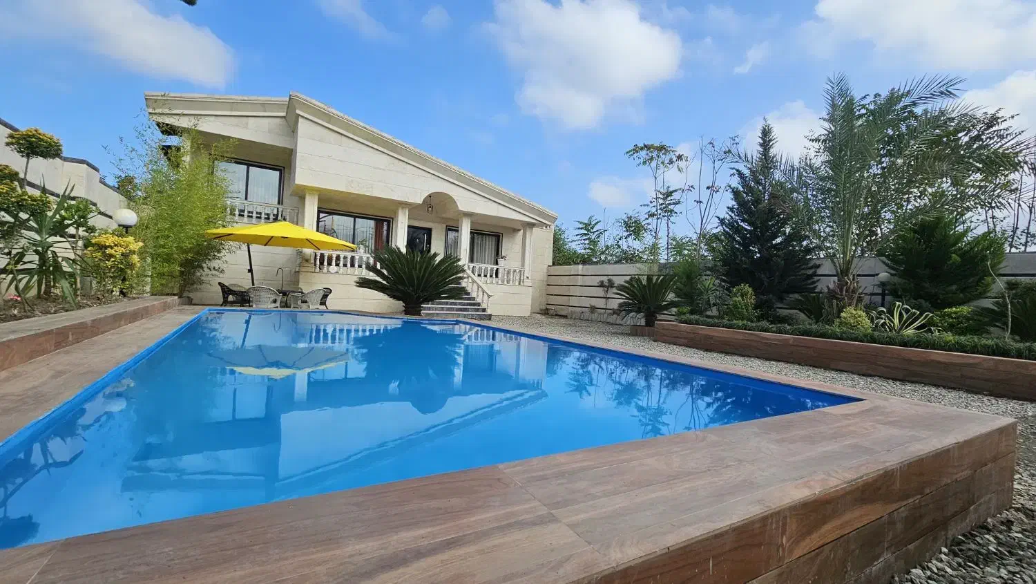 ویلا استخر دار ۳ خواب مستر|اجارهٔ کوتاهمدت ویلا و باغ|دالخانی, |دیوار