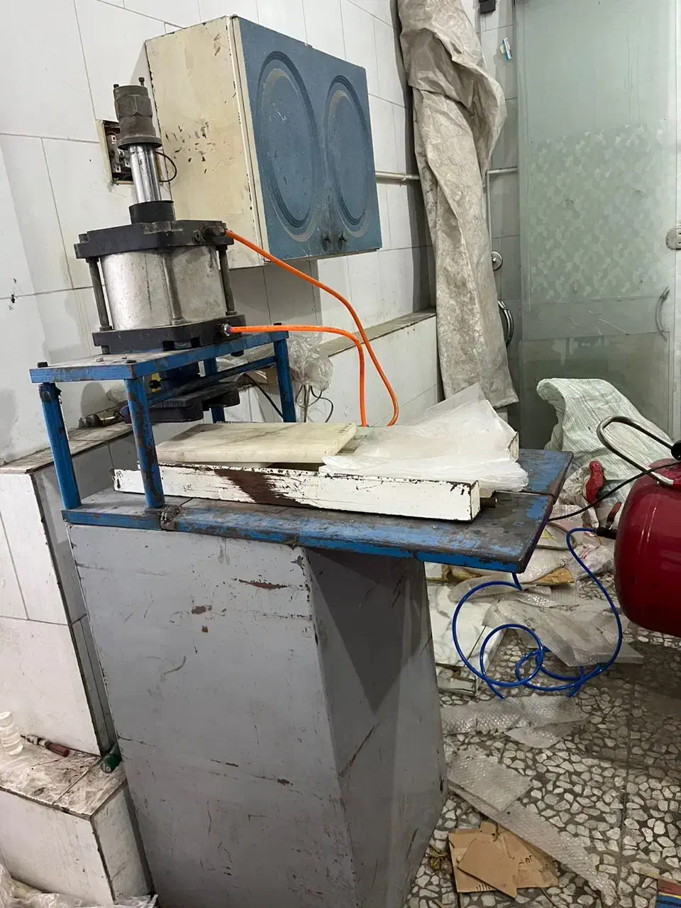 فروش دستگاه دوخت و برش انواع نایلون|ماشینآلات صنعتی|ساری, |دیوار