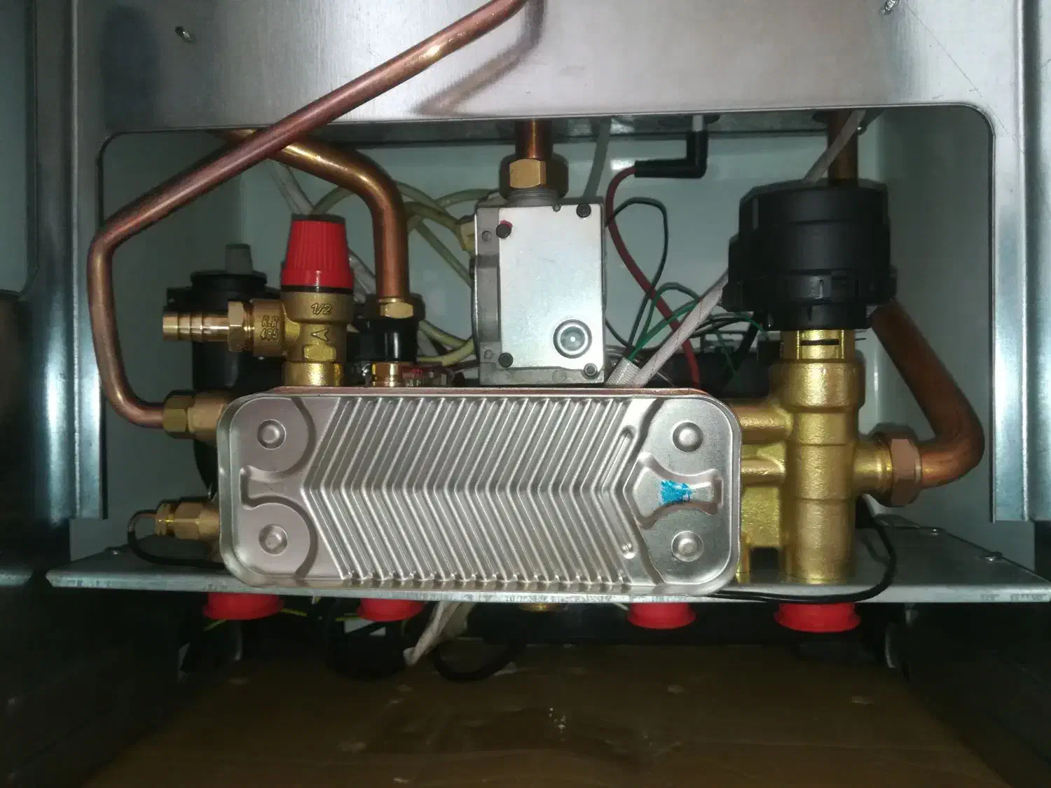 پکیج ایران رادیاتور E24FF|آبگرمکن، پکیج، شوفاژ|تهران, شمیران‌نو|دیوار