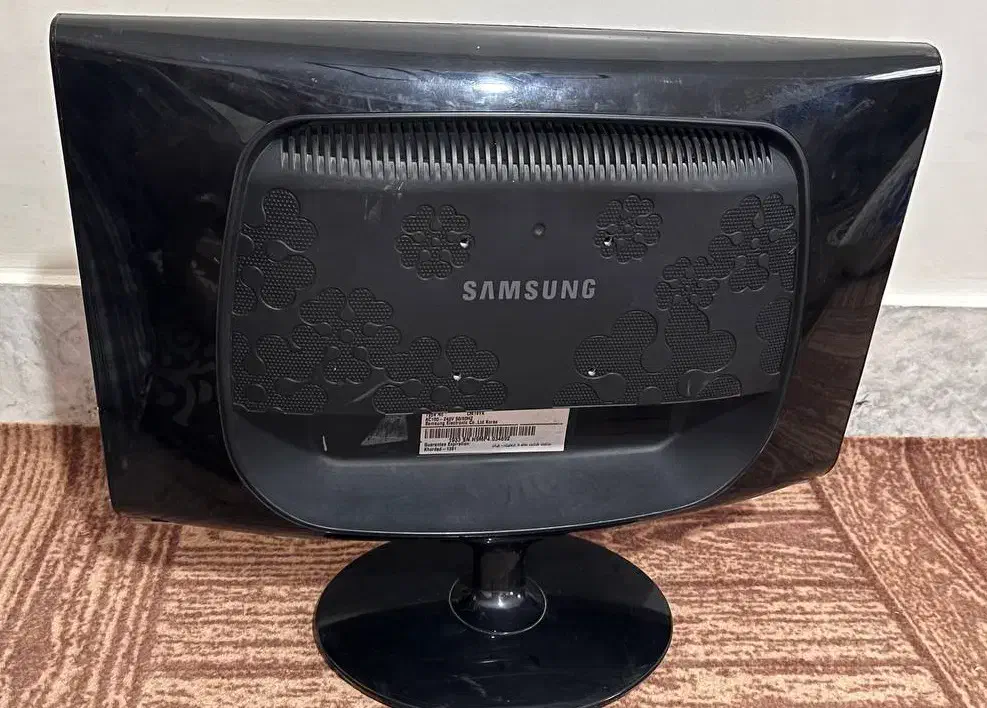 مانیتور سامسونگ ۱۹ اینچ|قطعات و لوازم جانبی رایانه|اسلامشهر, شهرک قائمیه|دیوار