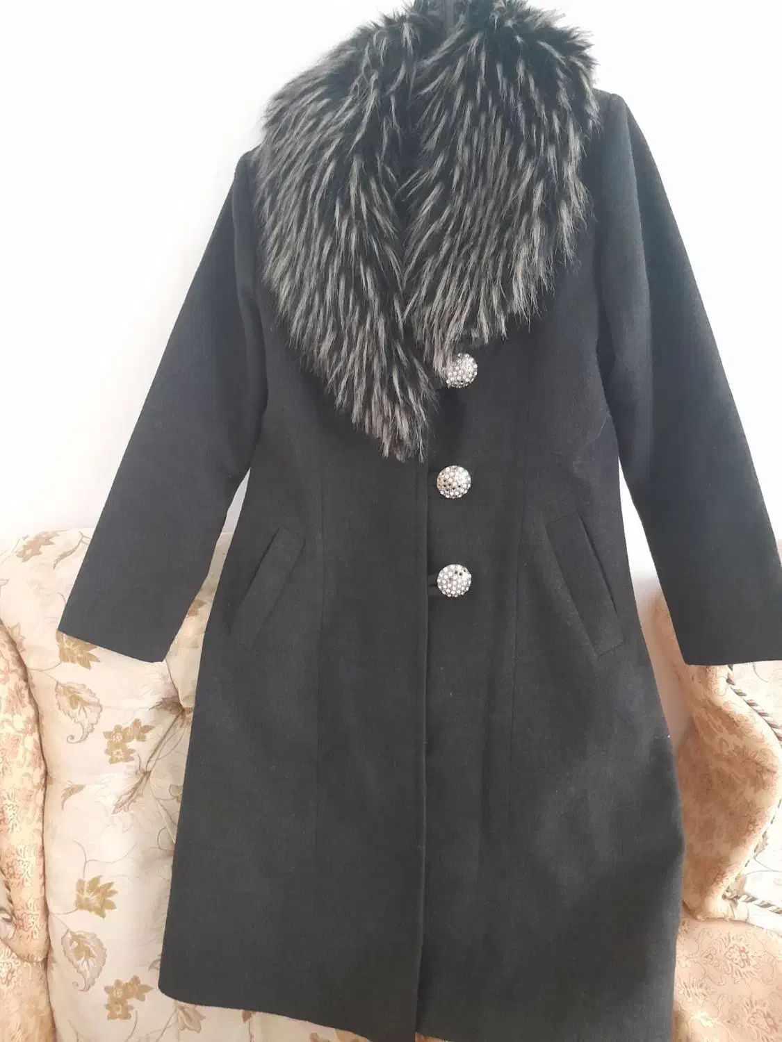 یک پالتو درحد نو|لباس|لیلان, |دیوار