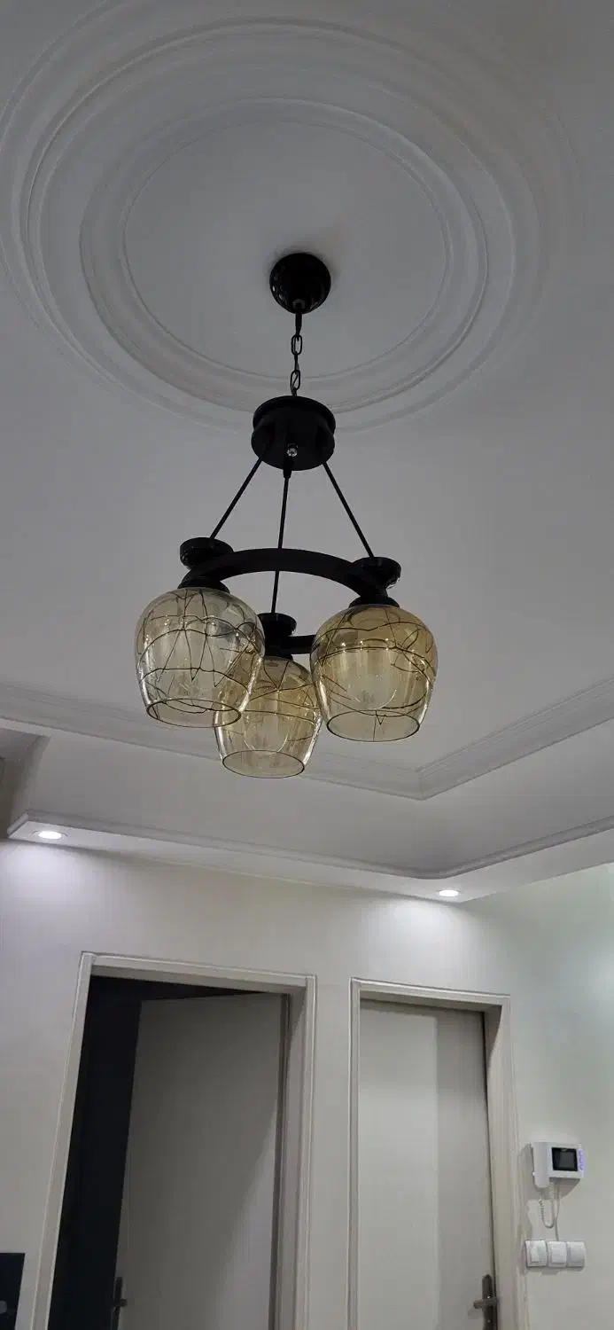 در حدنو|لوستر و چراغ آویز|قدس, شهر‌قدس|دیوار