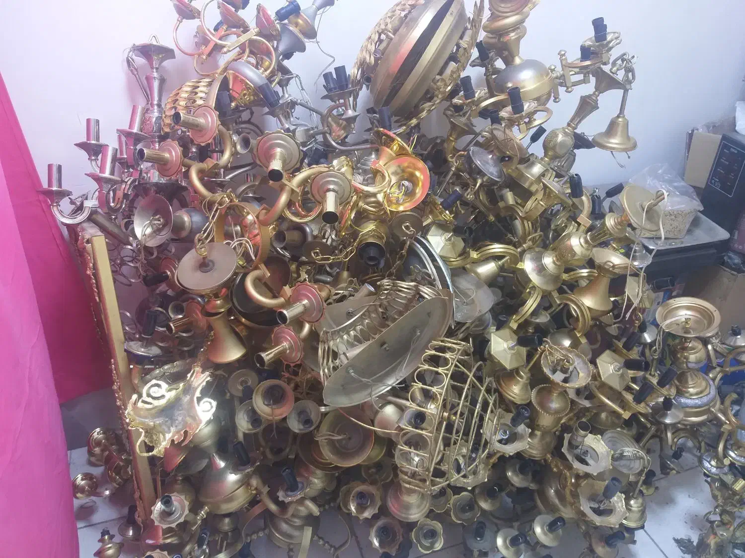 خرید فروش لوستر طلایی|لوستر و چراغ آویز|ارومیه, |دیوار