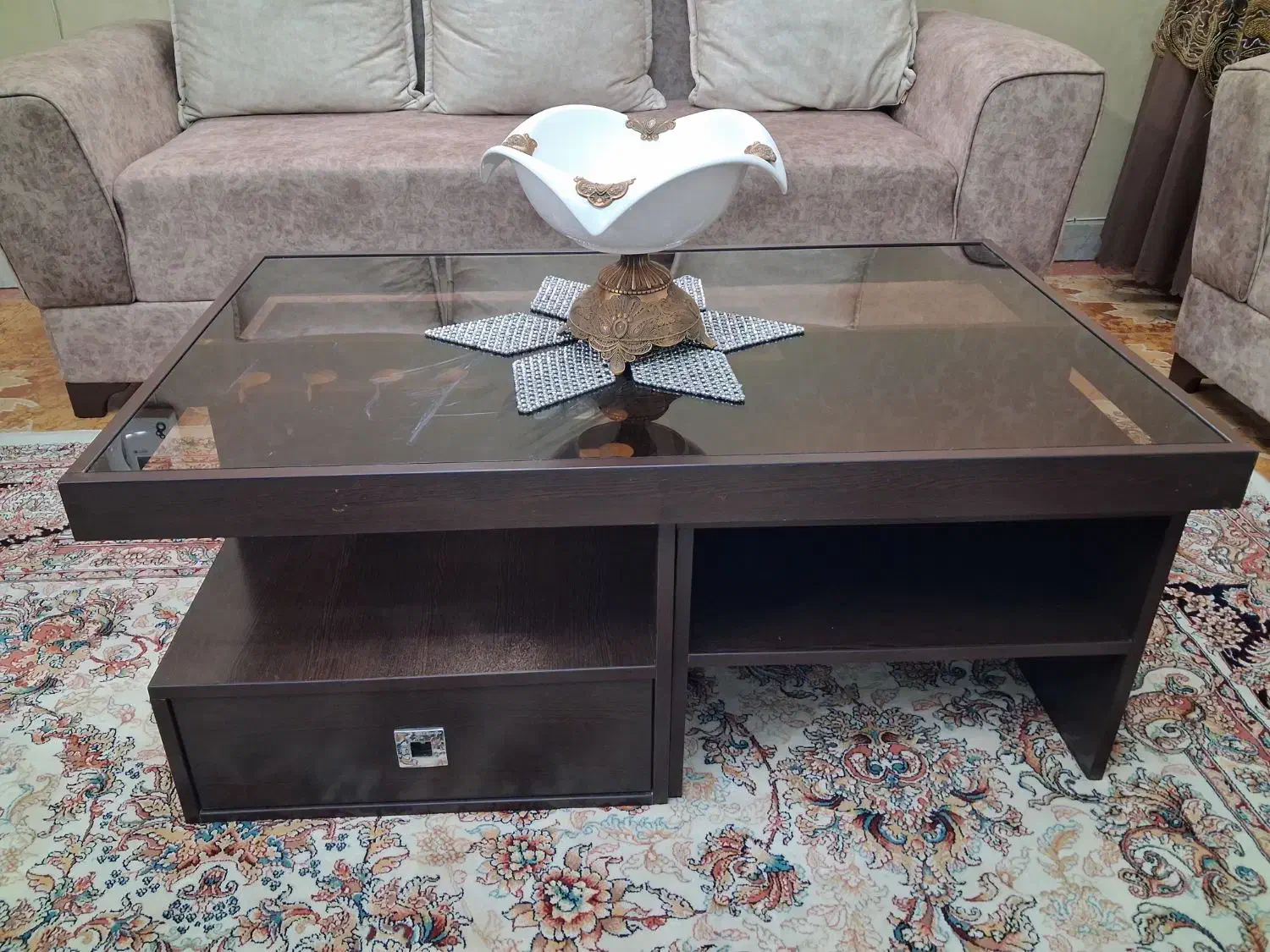 میز جلو مبلی دو کشو|مبلمان خانگی و میز عسلی|اندیشه, اندیشه فاز ۱|دیوار