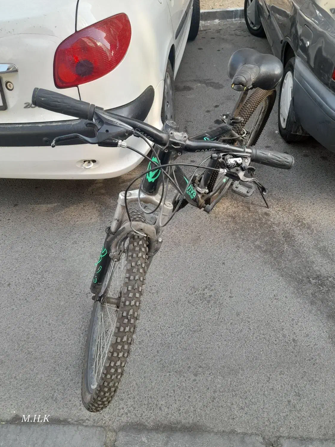 دوچرخه|دوچرخه، اسکیت، اسکوتر|قدس, شهر‌قدس|دیوار