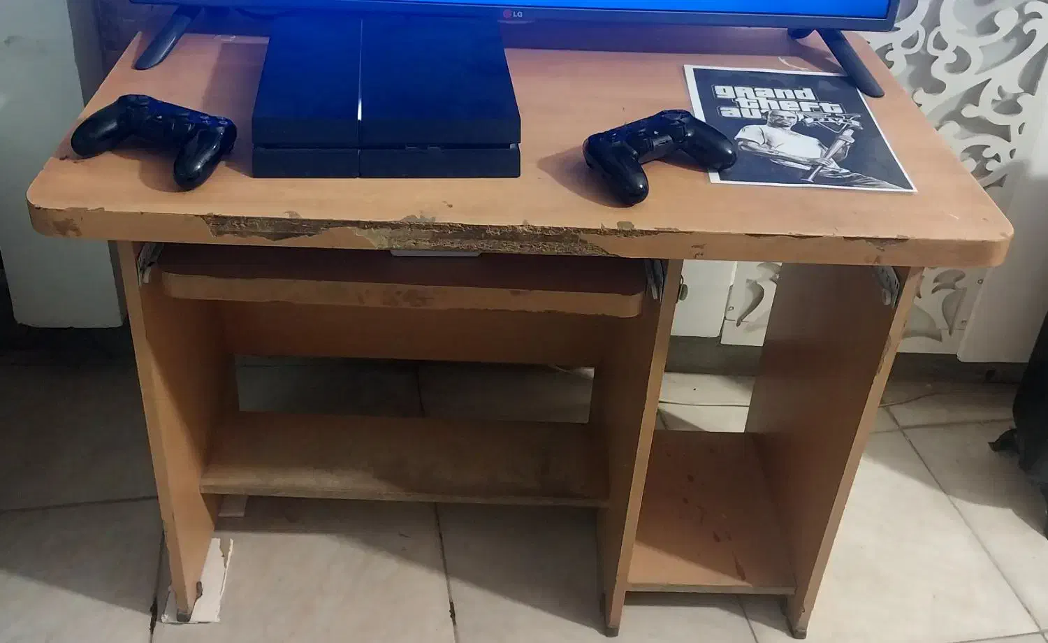 میز تحریر|میز تحریر و کامپیوتر|تربت جام, والفجر|دیوار