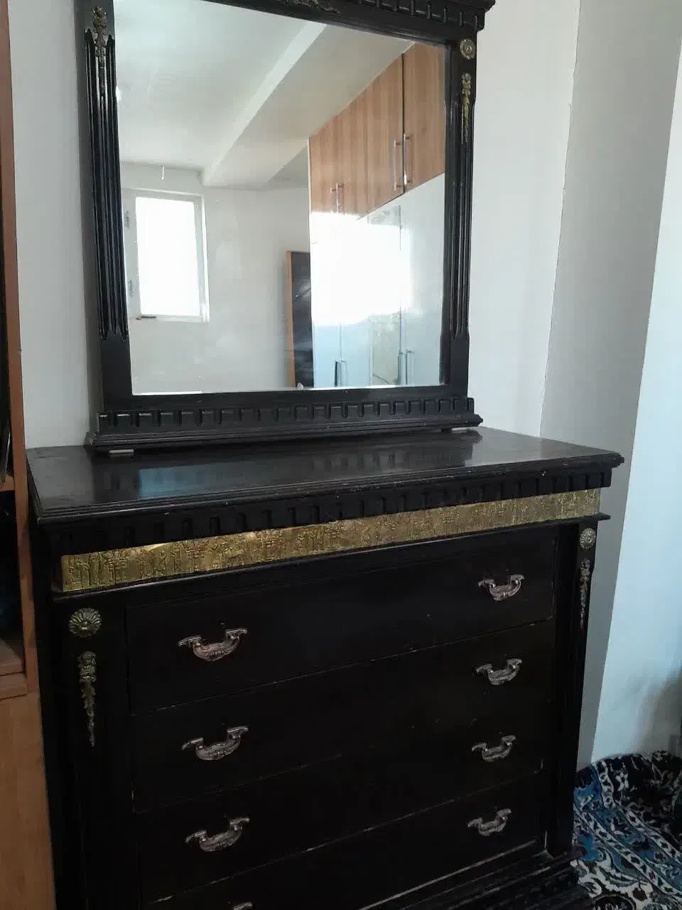 دراور 4 کشویی چوبی به همراه آینه در حد نو|جاکفشی، کمد، دراور|بجنورد, |دیوار