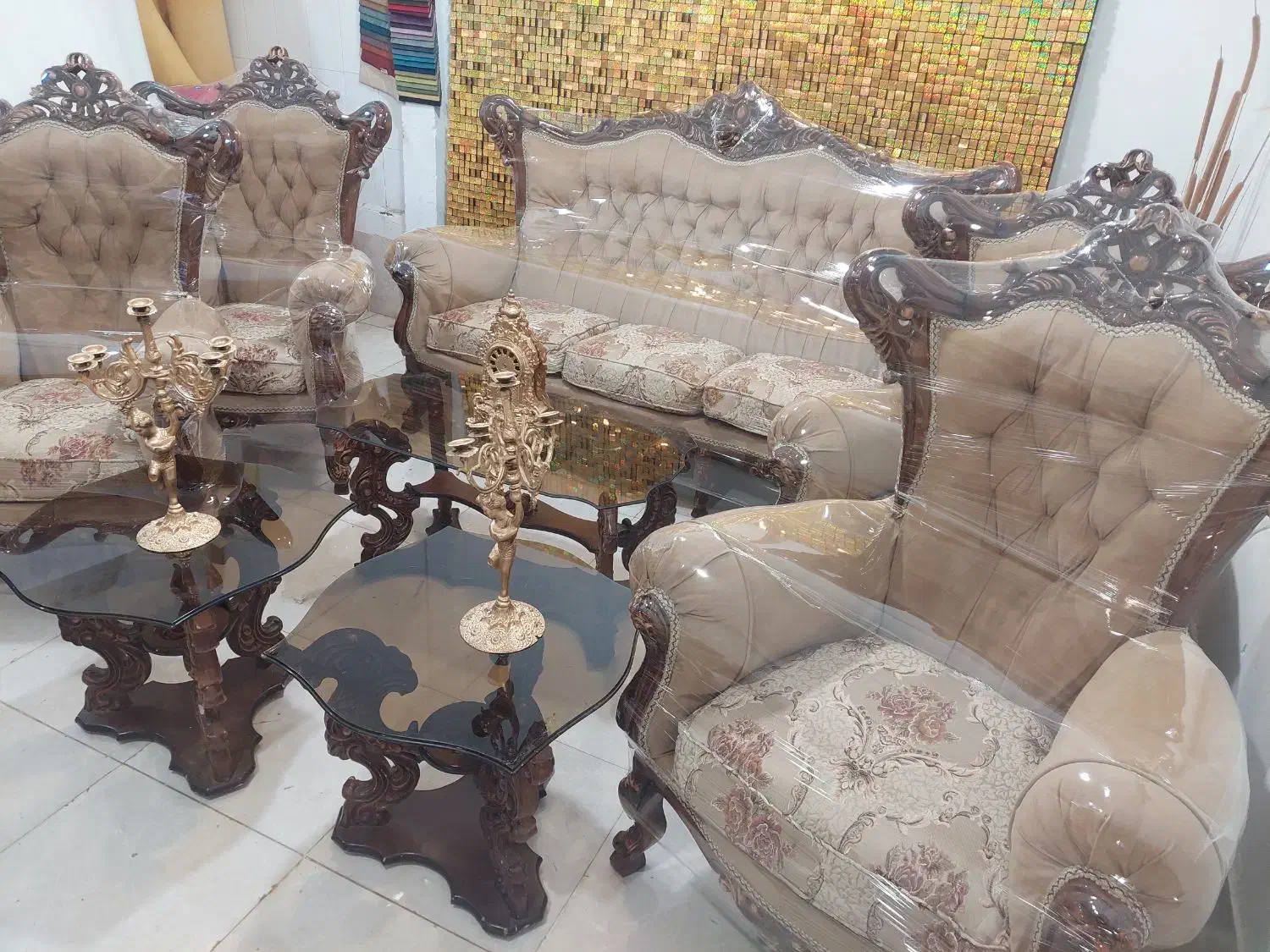 مبل سلطنتی ۷ نفره شاه نشین چوب گردو منبت کار دست|مبلمان خانگی و میز عسلی|قزوین, |دیوار