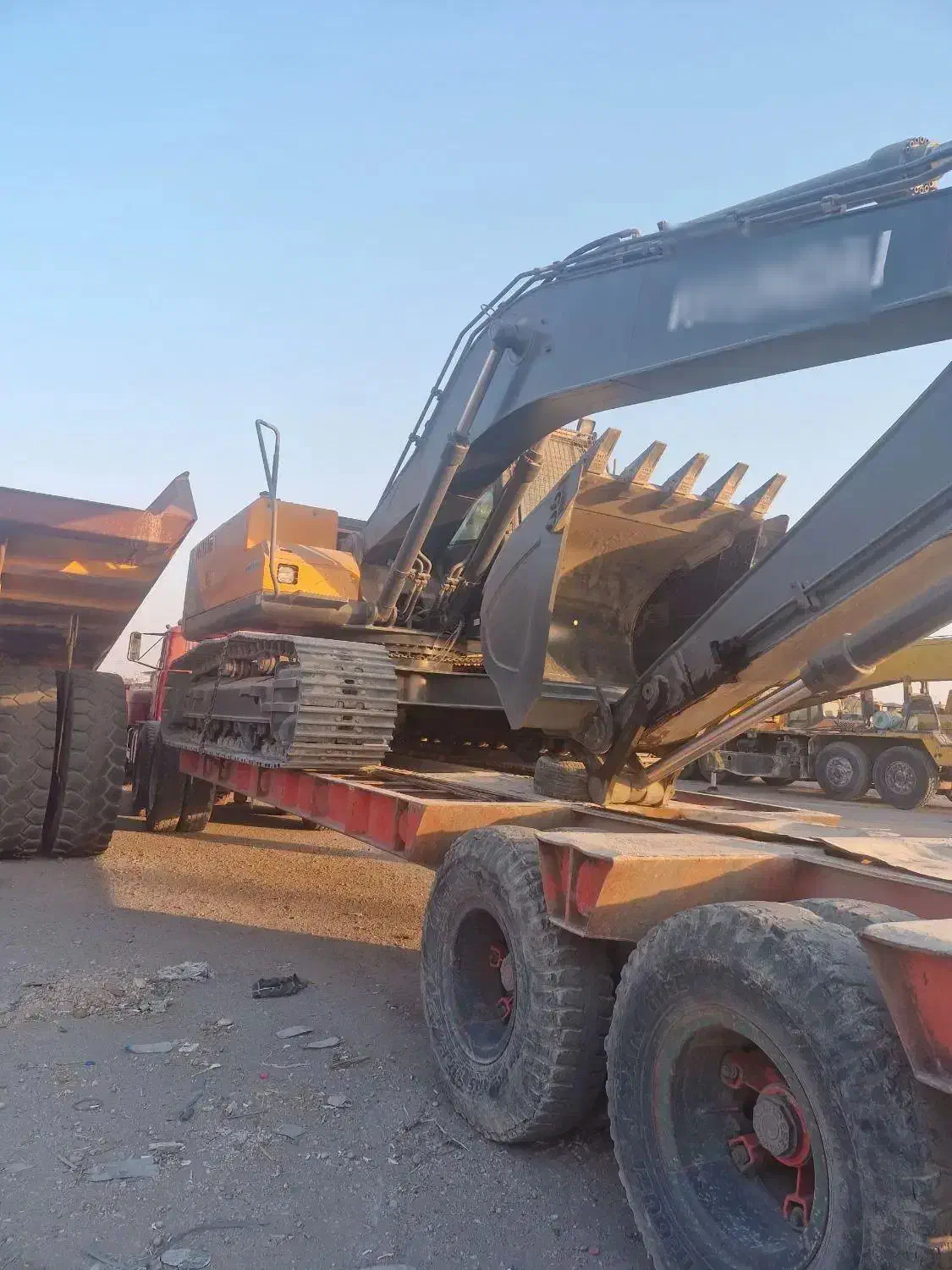 بیل مکانیکی هیوندا۲۱۵ مدل ۲۰۲۵ خشک  فول استیک بلند|خودرو سنگین|اسلام‌شهر, زرافشان|دیوار