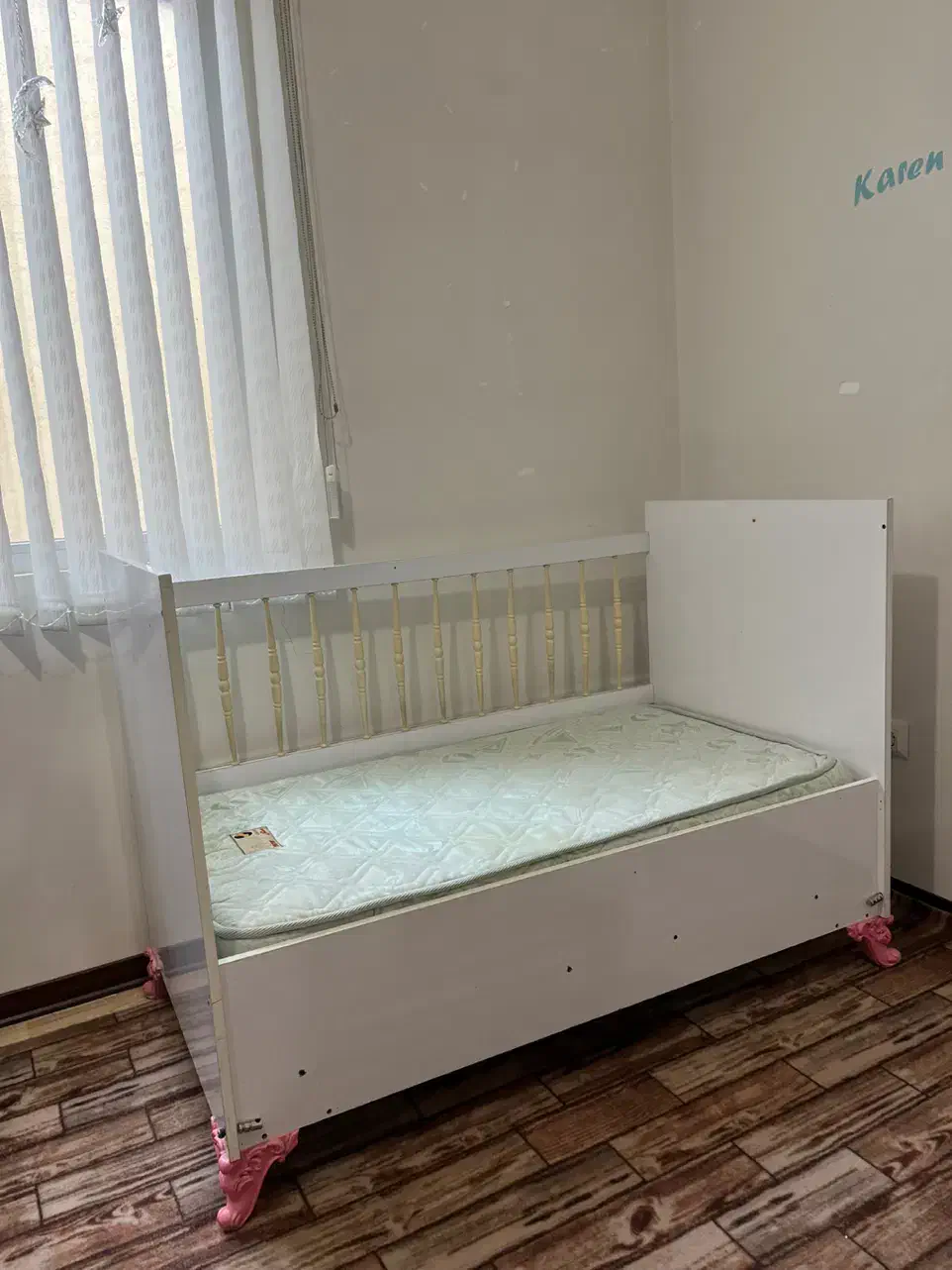 تخت کودک|تخت و صندلی بچه|شیراز, اصلاح‌نژاد|دیوار