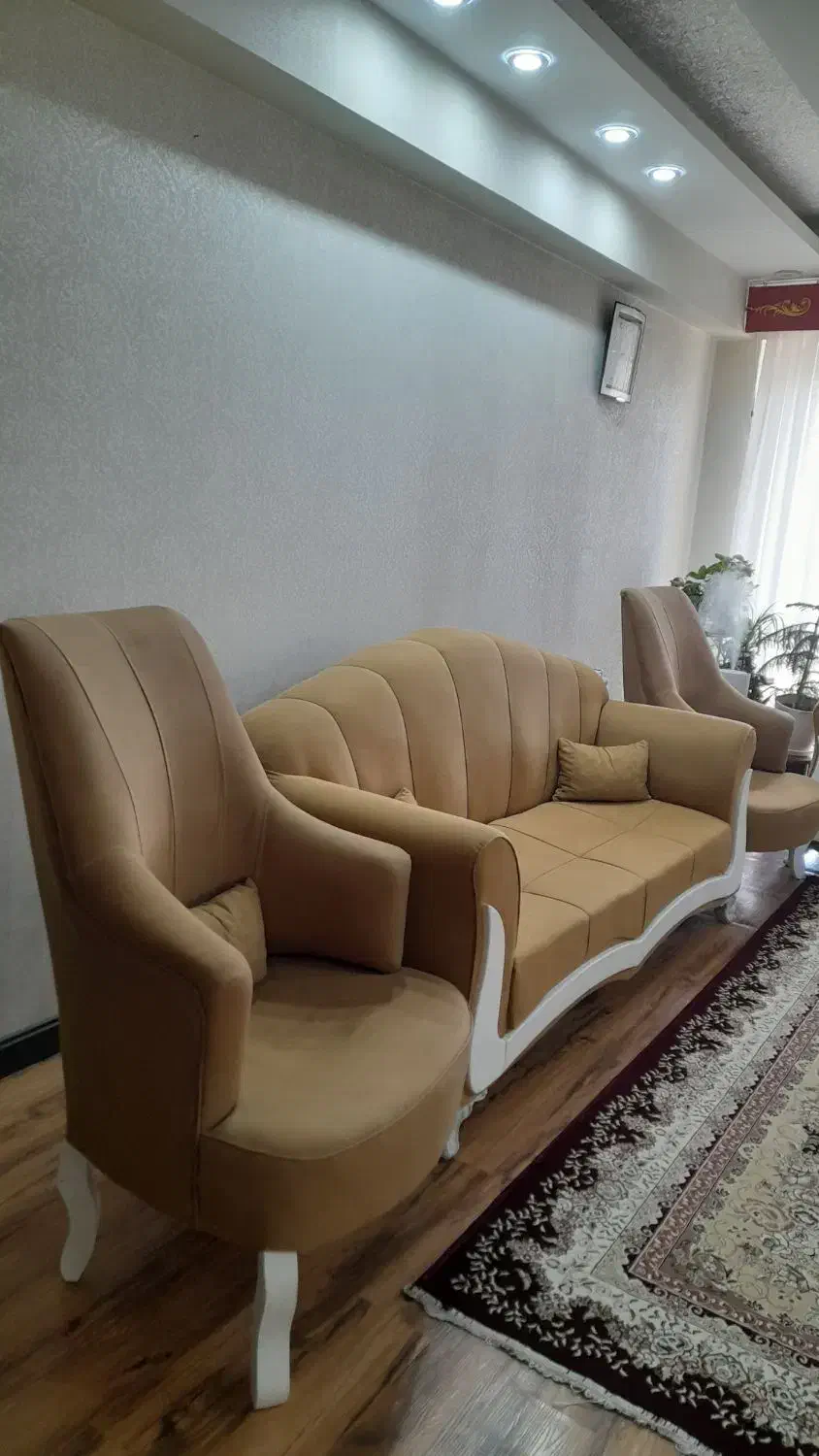 مبل هفت نفره سالم و تمیز بدون میز|مبلمان خانگی و میز عسلی|یزد, |دیوار