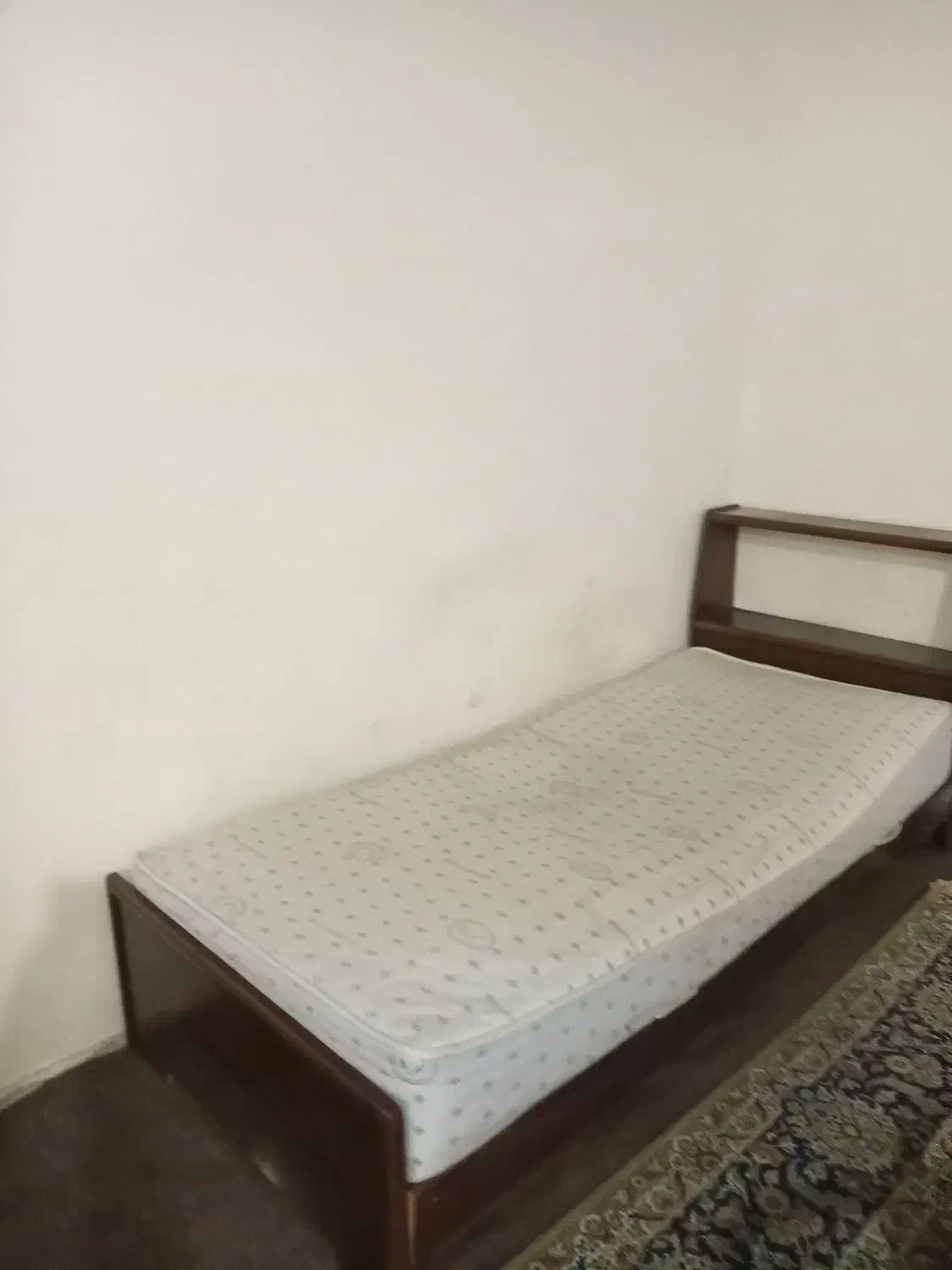تخت یک نفره|تخت و سرویس خواب|رشت, اسماعیل آباد|دیوار