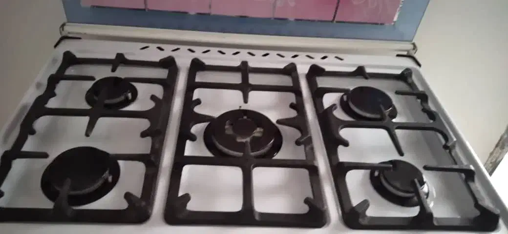 فروش بدلیل کم بود جا|اجاق گاز و لوازم برقی پخت‌وپز|حبیب آباد, |دیوار