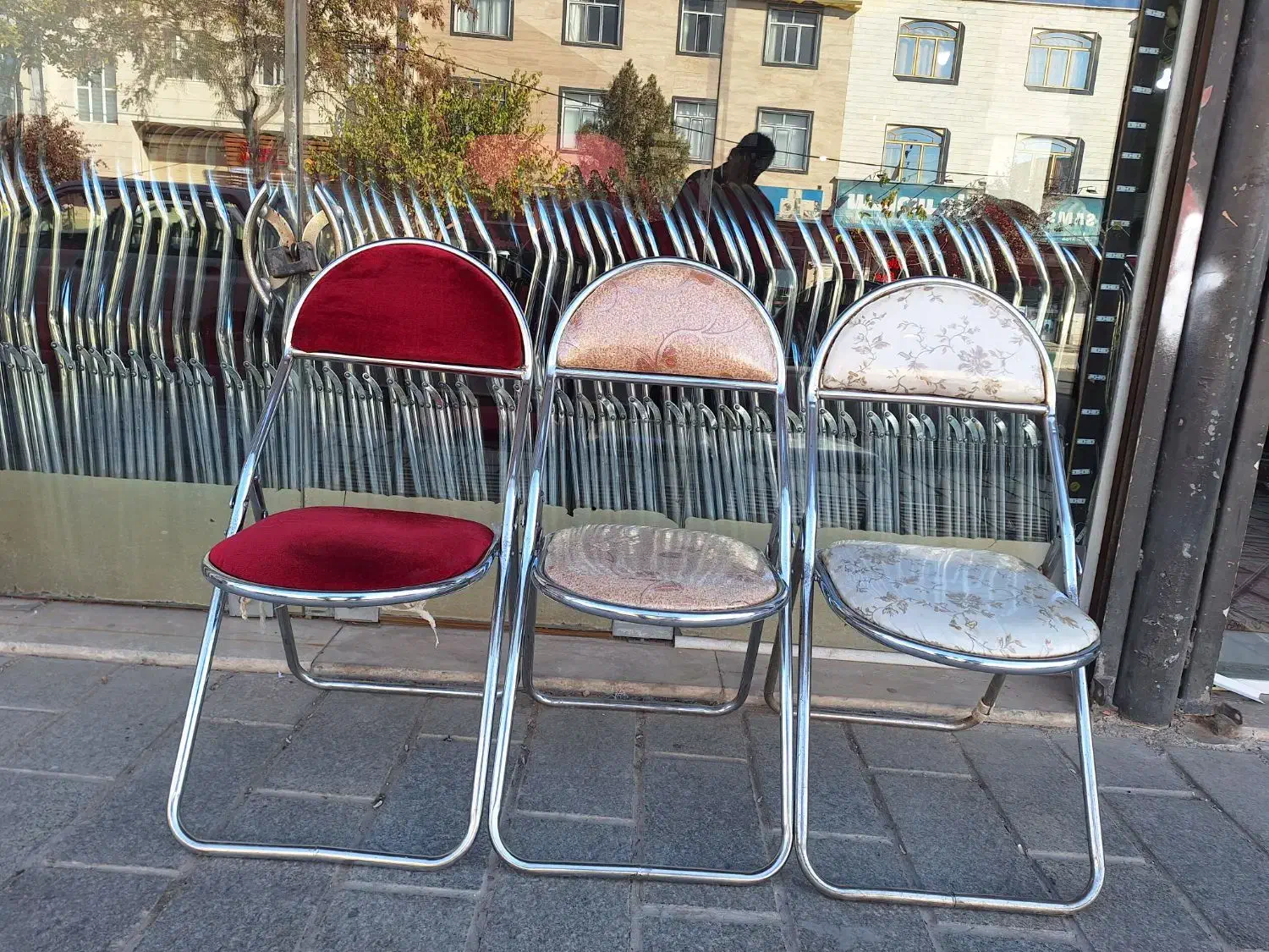 صندلی تاشو|صندلی و نیمکت|ابهر, |دیوار