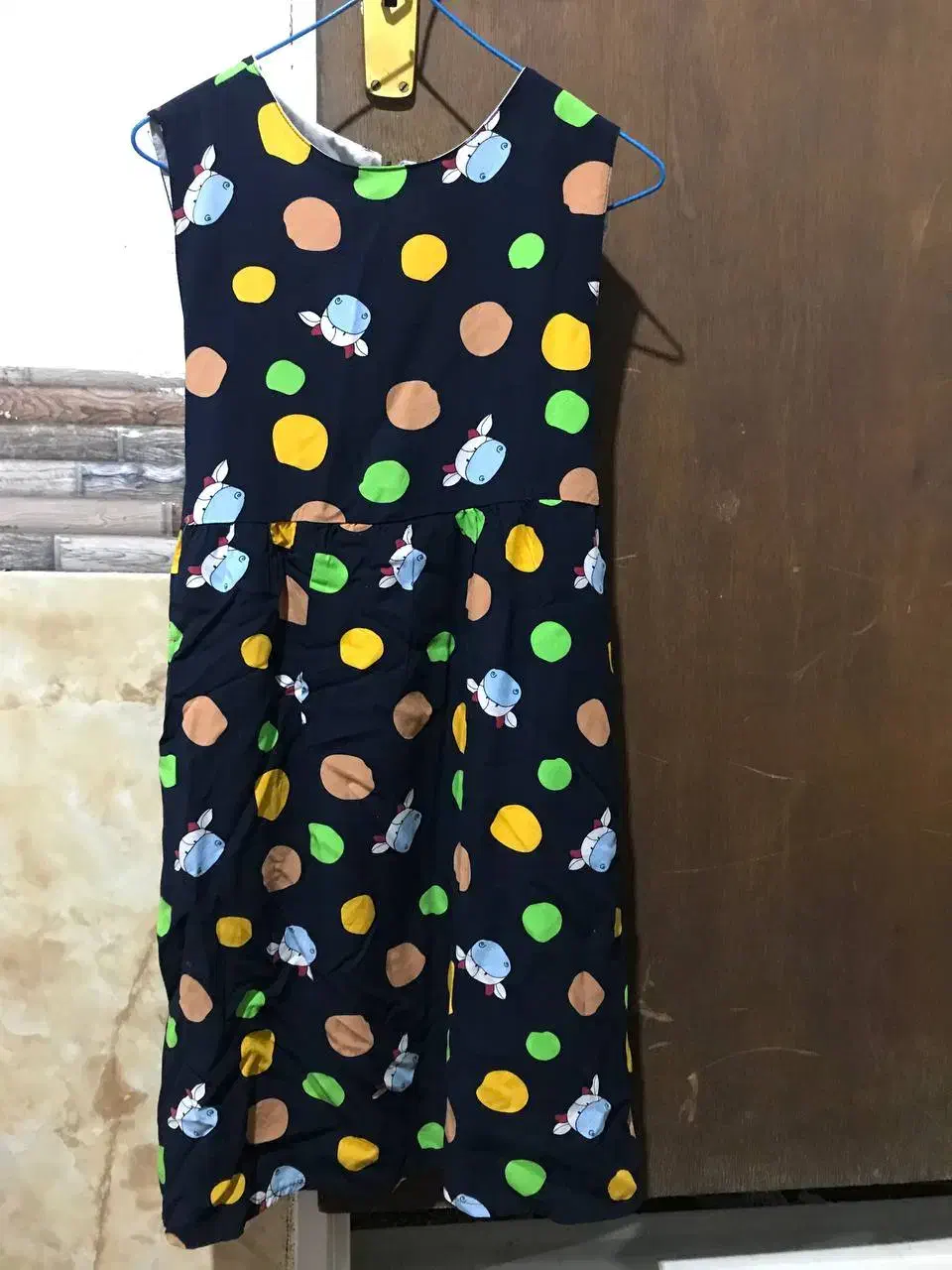 در حد نو|لباس|مشهد, شهید معقول|دیوار