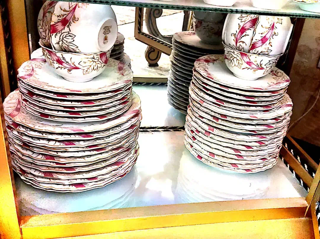 سرویس چینی دست ساز|ظروف سرو و پذیرایی|فولادشهر, C5|دیوار