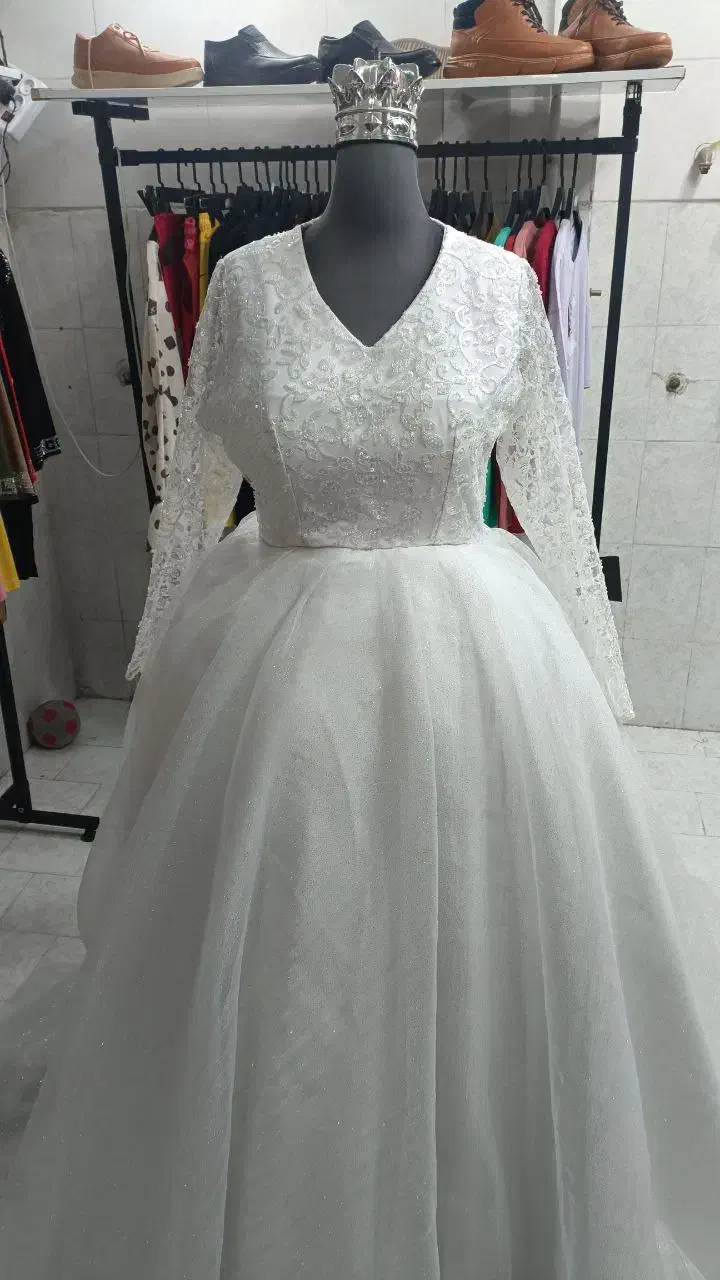 لباس عروس حتی یک بار پوشیده نشده|لباس|رشت, چله خانه|دیوار