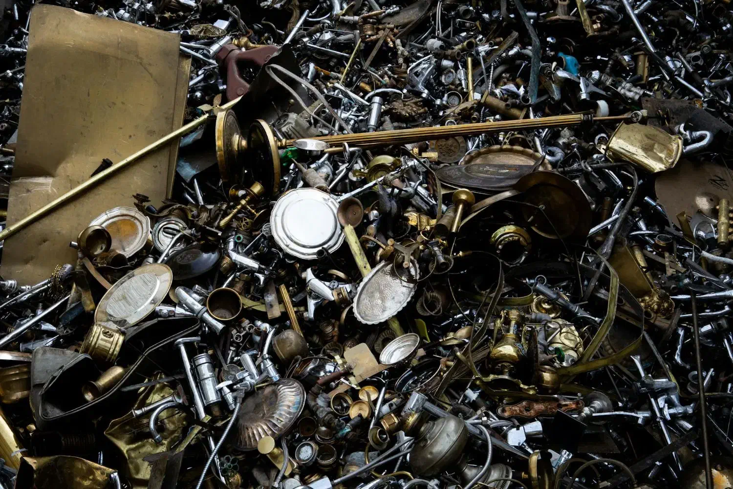 مرکز ضایعات|عمده‌فروشی|رشت, آتشگاه|دیوار