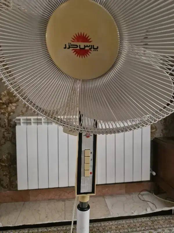 پنکه پایه دار پارس خزر|پنکه و تصفیه‌کنندهٔ هوا|تهران, هفت حوض|دیوار