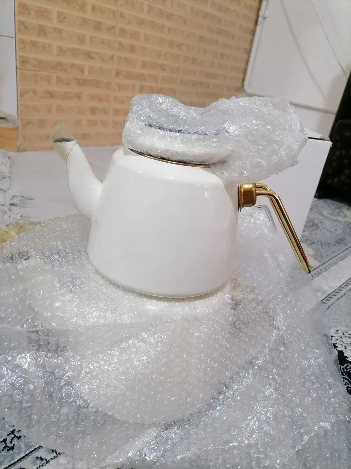 کتری قوری دسته طلایی|قوری، کتری، قهوهساز دستی|فردیس, شهرک ۱۱۰|دیوار