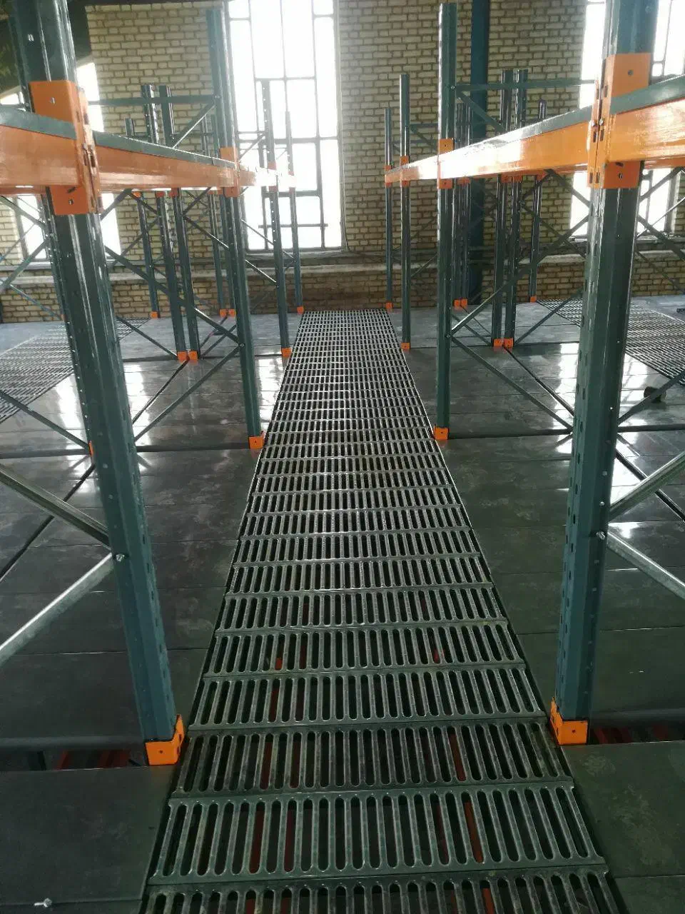 قفسه بالکنی|فروشگاه و مغازه|رشت, منظریه|دیوار