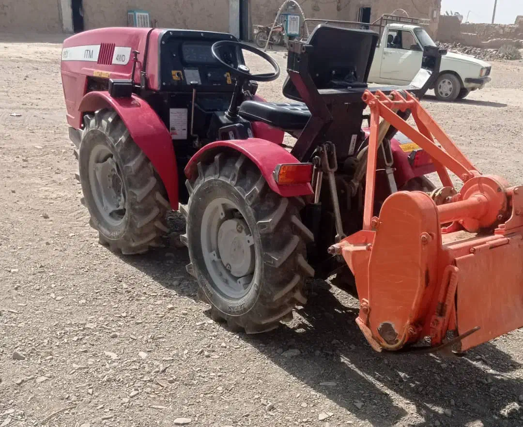 فروش فوری تراکتور کمرشکن باغی|خودرو سنگین|بیرک, |دیوار