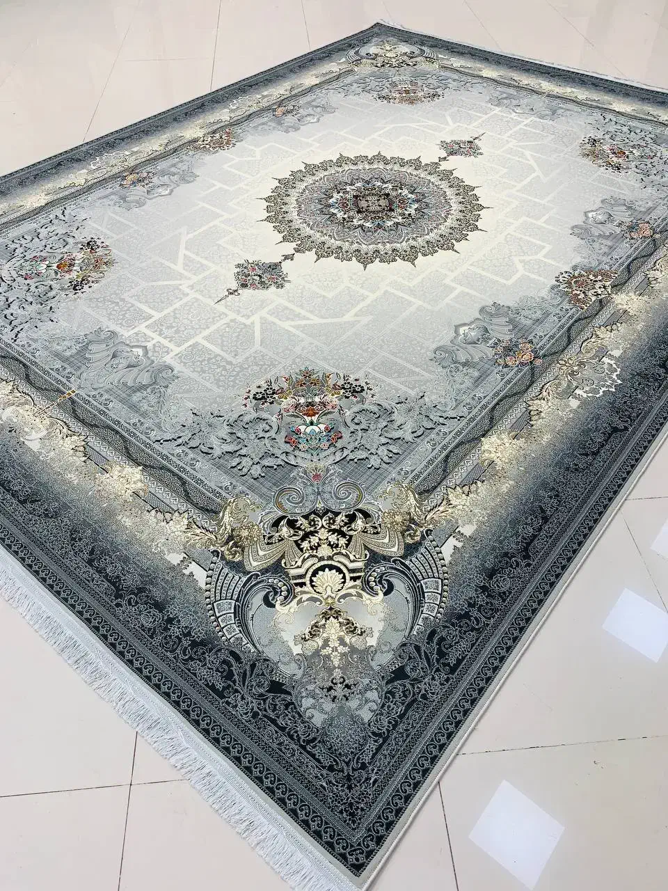 آناهیتا نقره‌ای ایی ۳۶۰۰اصل ۱۲۰۰شانه بروز|فرش|بوشهر, |دیوار