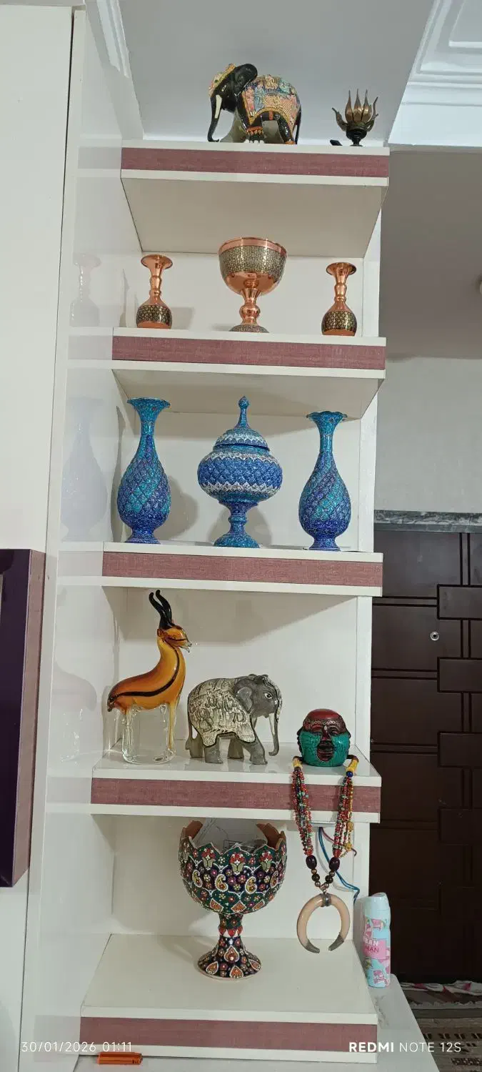 مجسمه|کلکسیون اشیاء عتیقه|باغستان, |دیوار